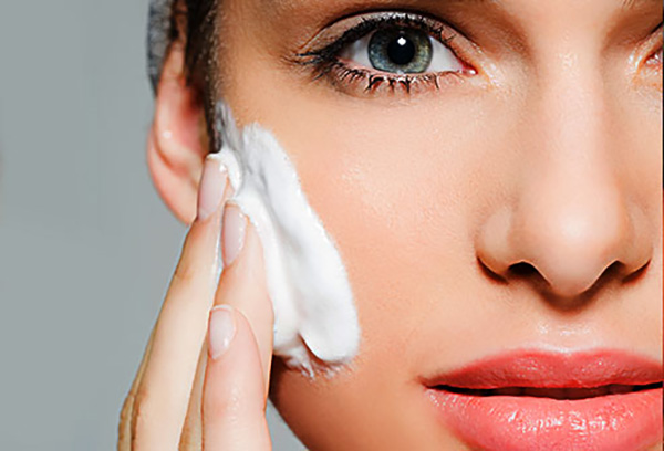 ARE-YOUR-WRINKLES-CAUSED-BY-DRY-SKIN-FEATURE-IMAGE ARE-YOUR-WRINKLES-CAUSED-BY-DRY-SKIN-FEATURE-IMAGE