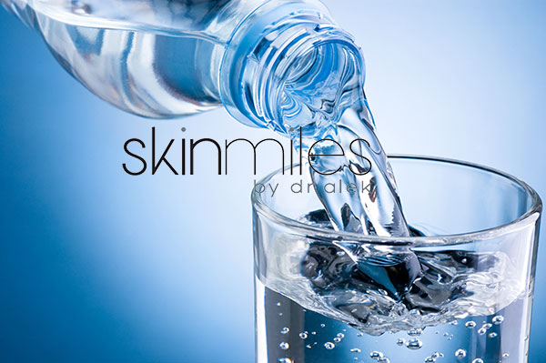 DRY-VS-DEHYDRATED-SKIN-FEATURE-IMAGE DRY-VS-DEHYDRATED-SKIN-FEATURE-IMAGE