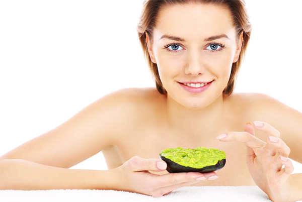 RETINOL-PROS-AND-CONS-FEATURE-IMAGE RETINOL-PROS-AND-CONS-FEATURE-IMAGE